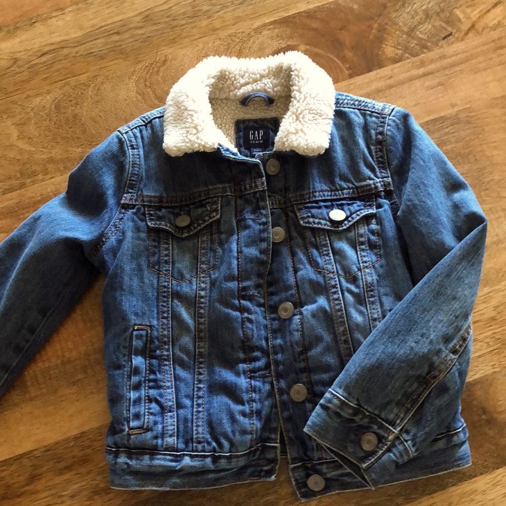 Girls gap denim Sherpa jacket. New never worn small